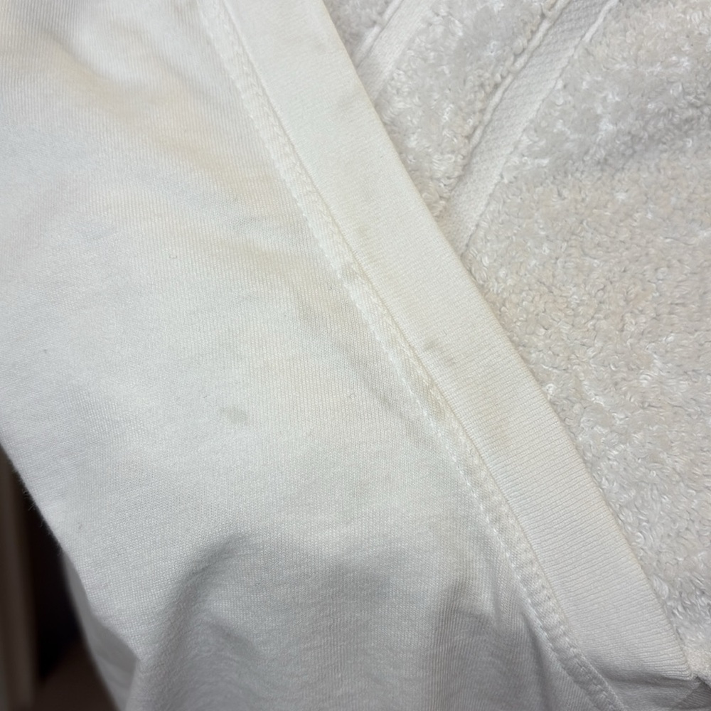 Good American White Short Sleeve V neck T-Shirt - Picture 6 of 8